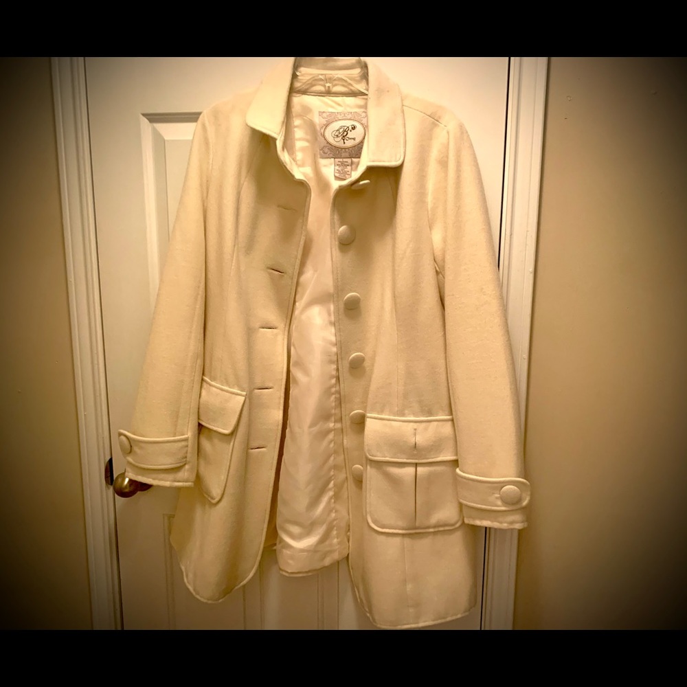 Off white flare, fitted coat